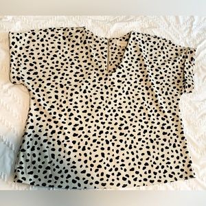 Work top. Cheetah print- Size large